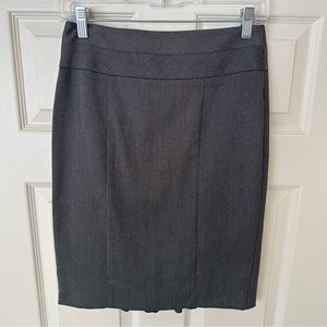 BCX | Grey Polyester Knee-Length Skirt with Back Ruffle Detailing | Size 3